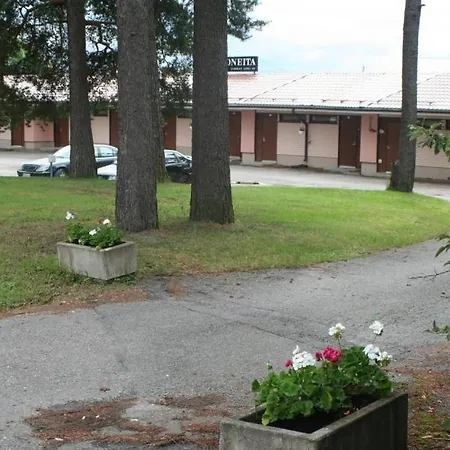 Jaeaeskaen Loma Haermae Hotel apartamentowy 3*